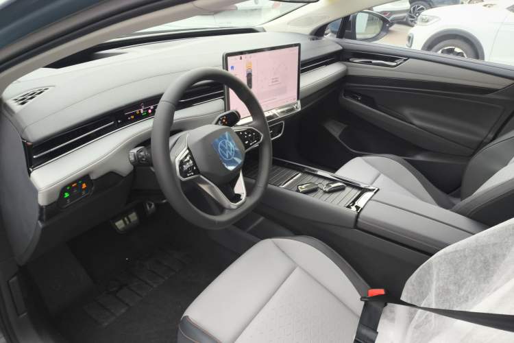 Used Volkswagen ID.7 VIZZION 2024 AIR model
