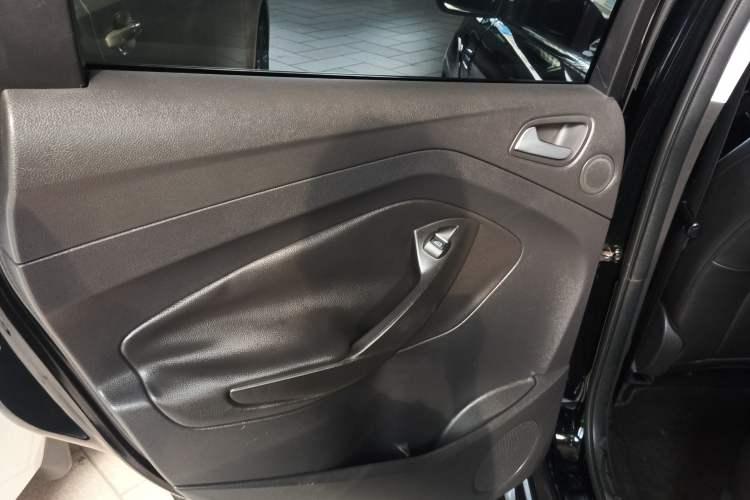 Used Ford Kuga 2017 EcoBoost 180 Two-Wheel-Drive Luxury Wing Edition
