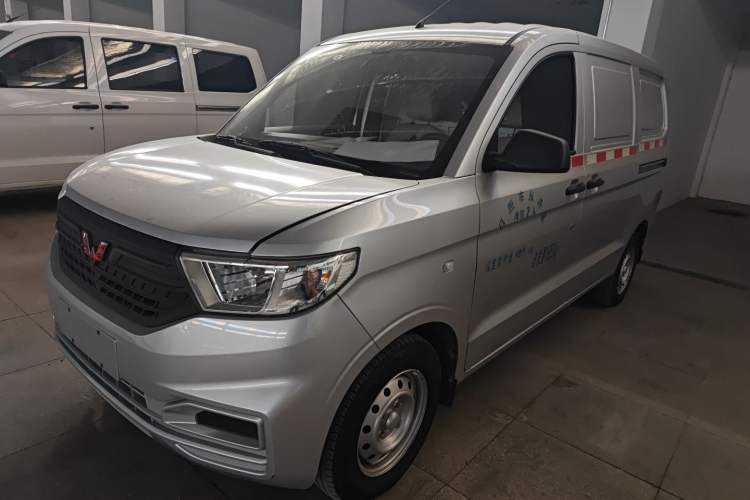 Used Wuling Hongguang V 2021 1.5L Jingqu Edition Enclosed-Window Vehicle LAR