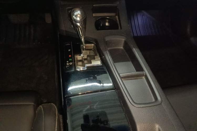 Used Lexus ES 2013 300h Elite Edition