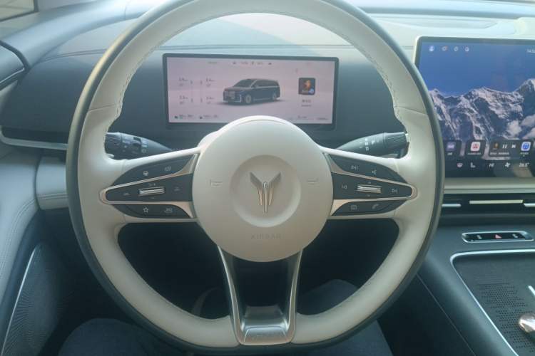 Used VOYAH Dream 2025 PHEV Four-Wheel-Drive Flagship Version – Qiankun Edition
