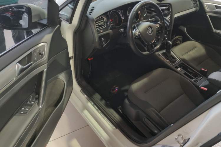 Used Volkswagen Golf 2020 280TSI DSG Comfort Version
