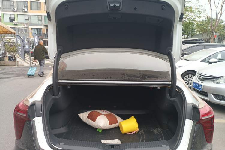 Used Hongqi H5 2023 1.5T DCT Smart Connect Flagship Edition