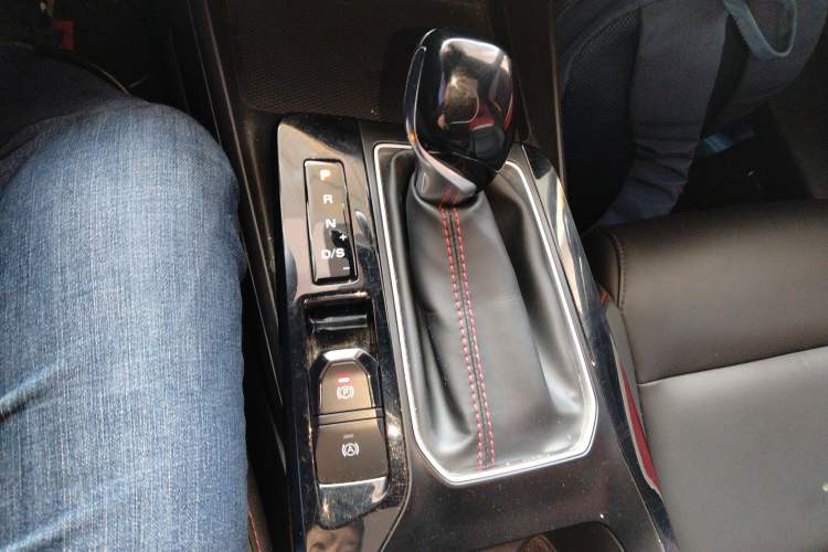 Used MG 5 2022 180 DVVT CVT Youth Luxury Edition