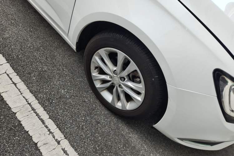 Used Buick Verano 2018 Sedan 20T Dual-Clutch Leading Model
