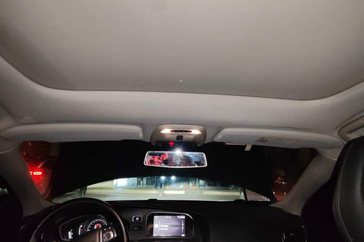 Used Volvo V40 2018 T3 Zhiyi Edition