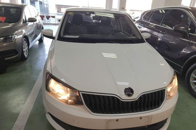 Used Skoda Fabia 2017 1.4L Automatic Car Enjoy Edition
