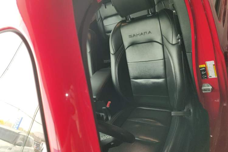 Used  Wrangler 2019 2.0T Sahara 4-Door Version China V Standard
