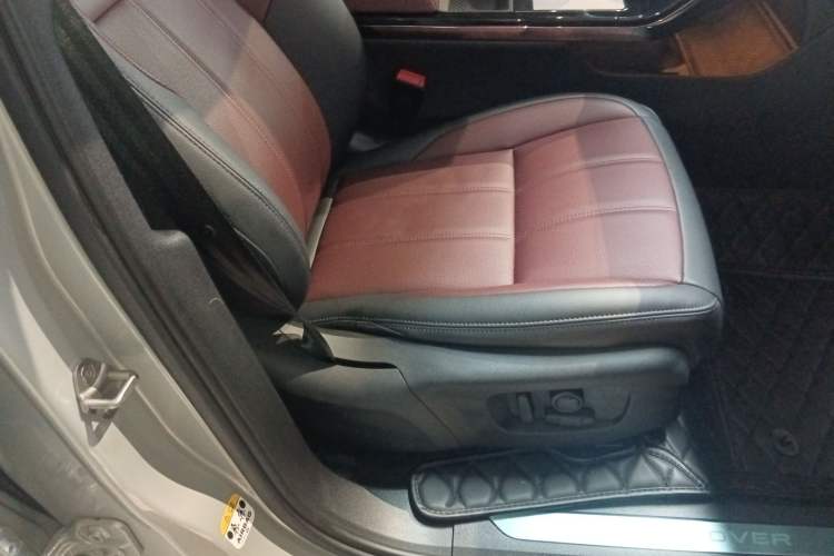 Used Land Rover Range Rover Evoque 2023 Aurora L 249 PS Luxury Edition
