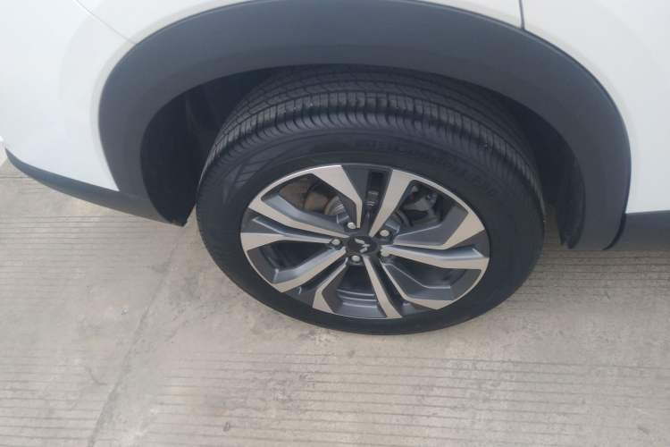 Used Wuling Asta 2022 2.0L DHT Electric-Speed Version
