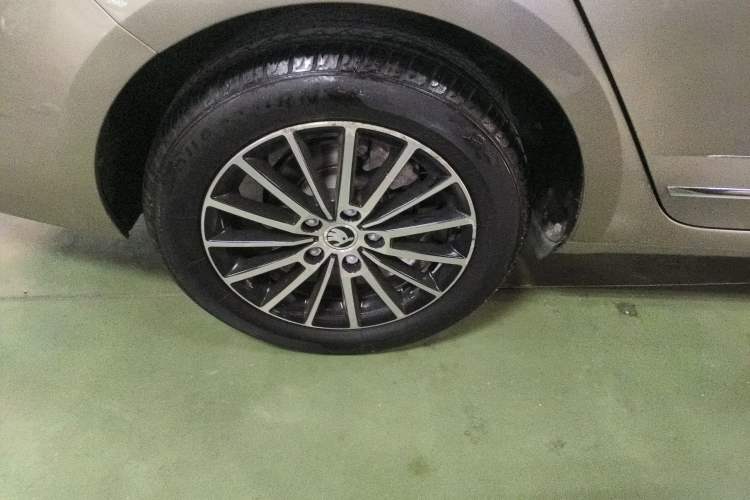 Used Skoda Octavia 2019 1.5L Automatic SmartDrive Comfort Edition China VI Standard