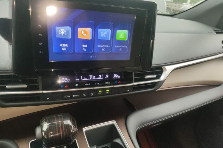 Used Toyota Sienna 2023 2.5L Hybrid Luxury Edition
