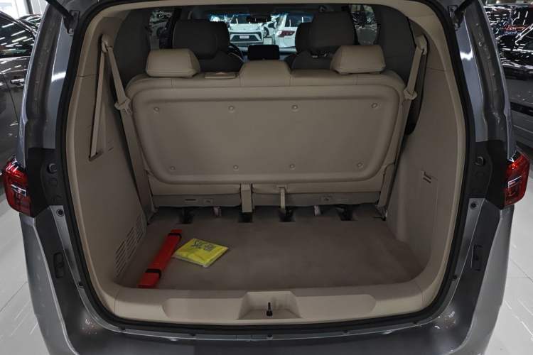 Used Buick GL8 2023 Land Executive Class Smart Enjoyment Model
