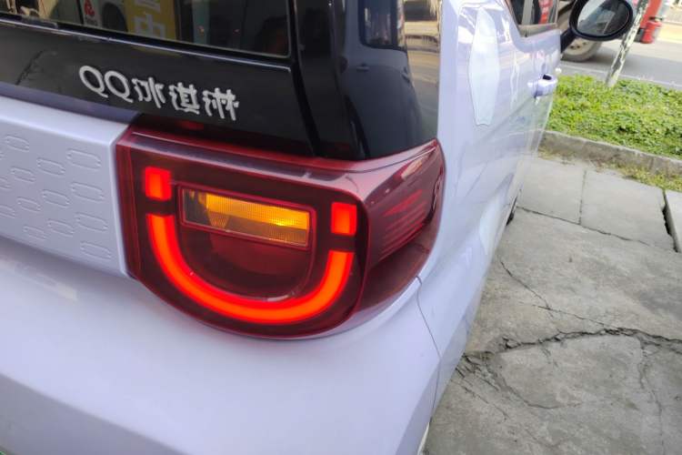 Used Chery QQ Ice Cream 2022 170km Sundae Phosphate Lithium-Ion
