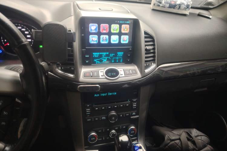 Used Chevrolet Captiva 2015 2.4L 4x4 Flagship Edition 7-Seater
