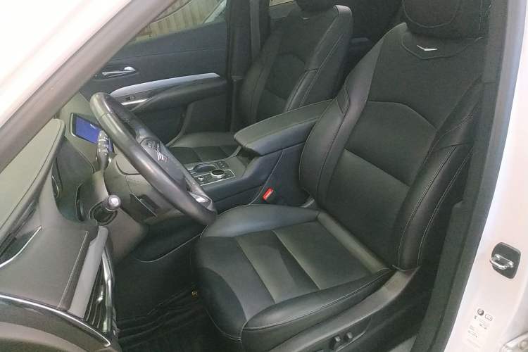 Used Cadillac XT4 2018 28T Two-Wheel Drive Leading Version
