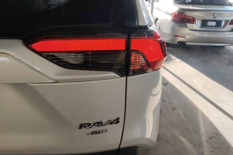 Used Toyota RAV4 2021 2.0L CVT 4x4 Style PLUS Edition
