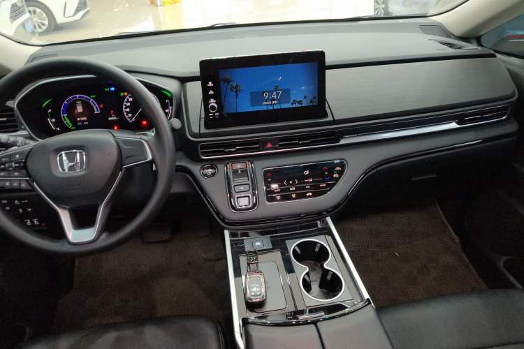 Used Honda Elysion 2024 2.0L eHEV Classic Edition
