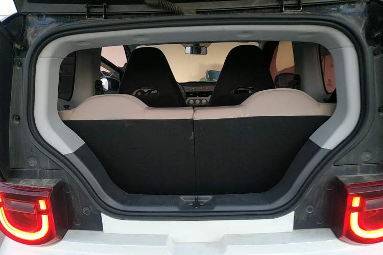 Used Chery QQ Ice Cream 2022 170km Sundae Phosphate Lithium-Ion