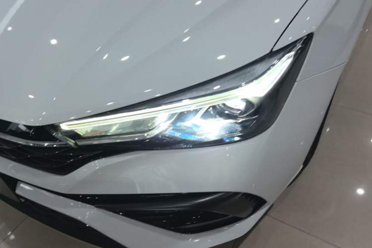 Used Roewe i5 2021 1.5L CVT Diamond Edition