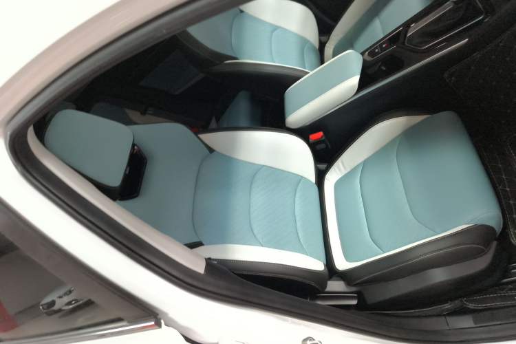 Used Geely Auto Emgrand S 2022 1.4T CVT Crossover Player Edition
