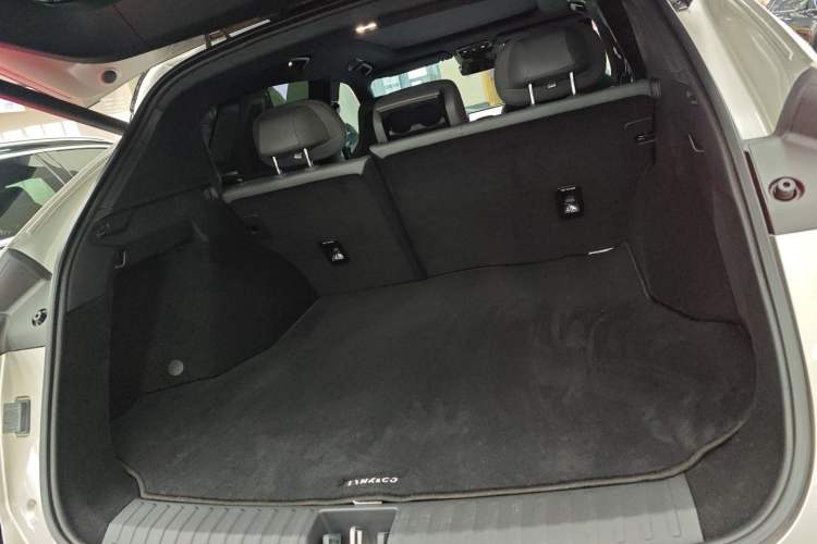 Used Lynk & Co 08 EM-P 2023 120km Long-Range Halo
