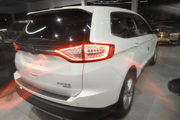 Used Ford Edge 2018 Facelifted EcoBoost 245 Two-Wheel-Drive Platinum Edition 5 Seats China V Emission Standard
