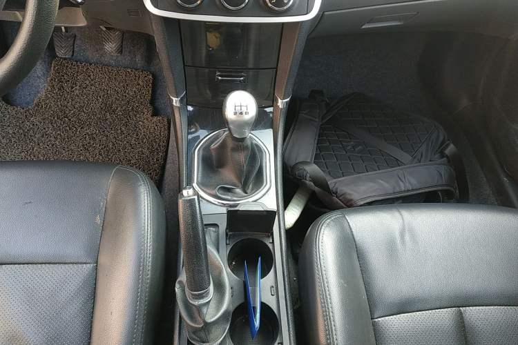 Used Zotye Z300 2014 New Vision 1.5L Manual Luxury Model
