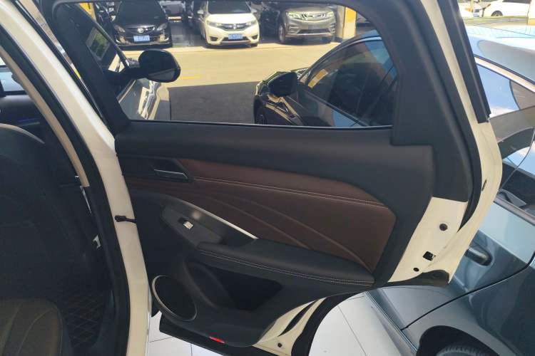 Used Wey VV6 2021 2.0T Two-Wheel Drive Smart Plus
