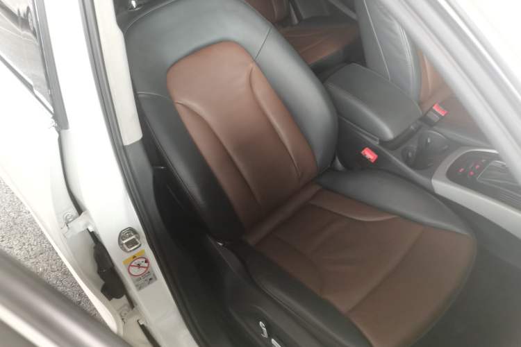 Used Audi Q5 2017 Plus 40 TFSI Ambition Model
