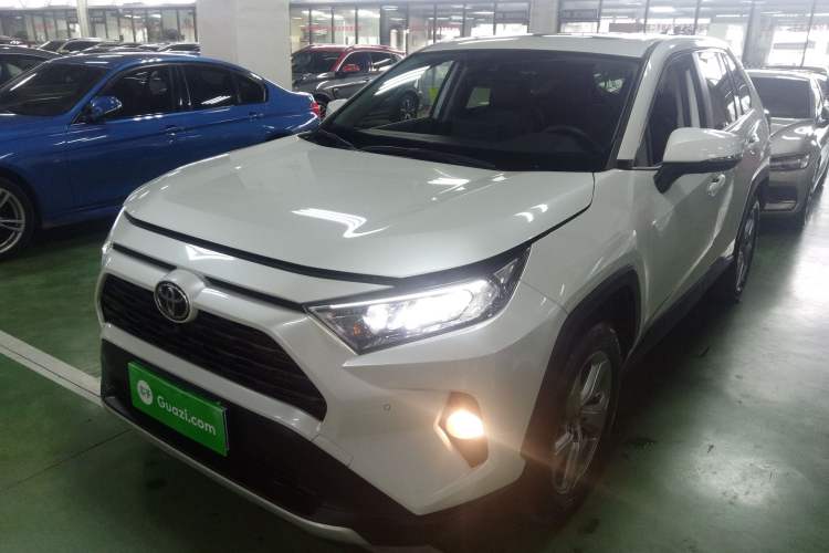 Used Toyota RAV4 2022 2.0L CVT Two-Wheel Drive Fashion Plus Edition