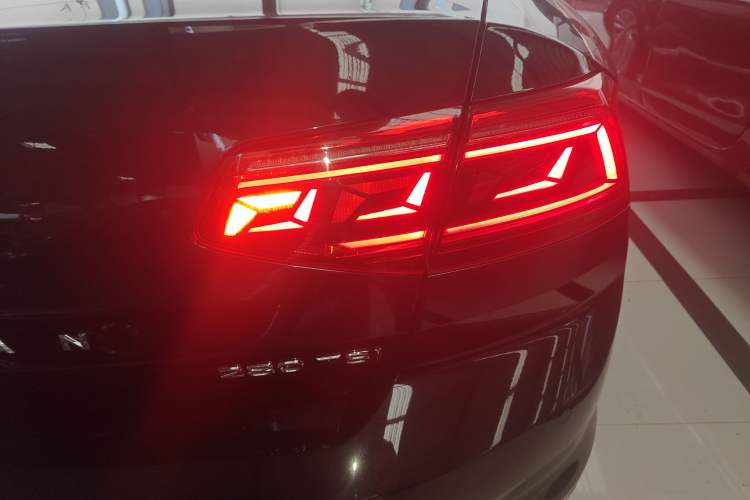 Used Volkswagen Magotan 2020 280TSI DSG Comfort Edition
