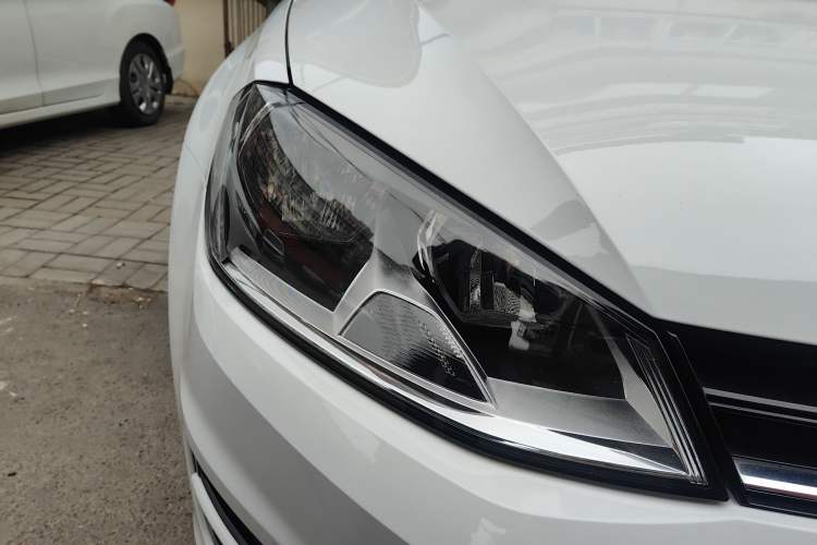 Used Volkswagen Golf 2016 1.6L Automatic Fashion Model
