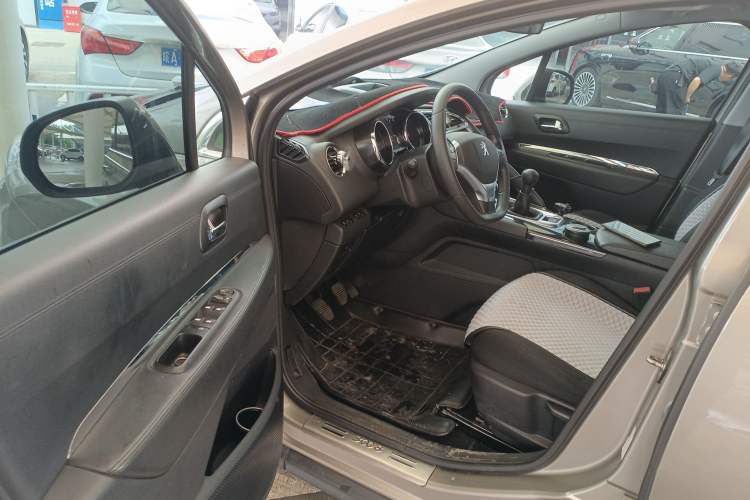 Used Peugeot 3008 2015 2.0L Manual Classic Edition
