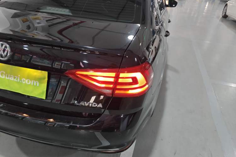 Used Volkswagen Lavida 2017 1.6L Automatic Fashion Edition
