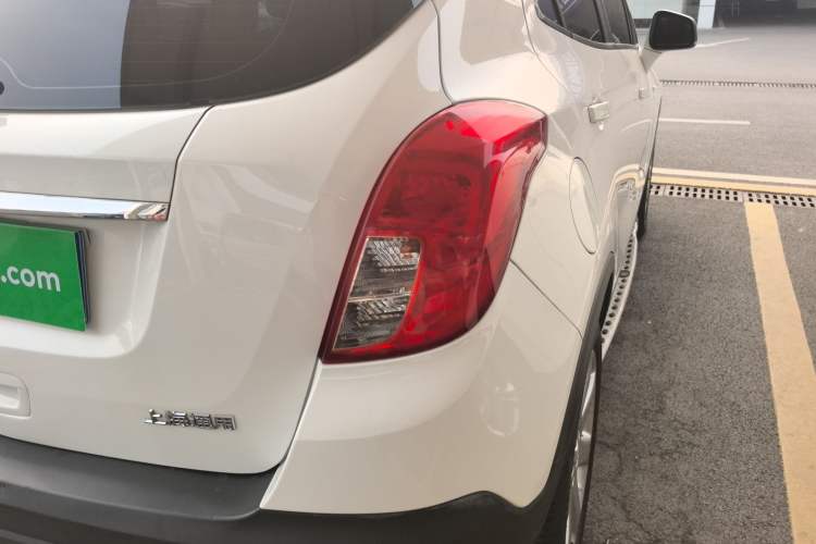 Used Buick Encore 2015 1.4T Automatic Two-Wheel Drive Urban Elite Version