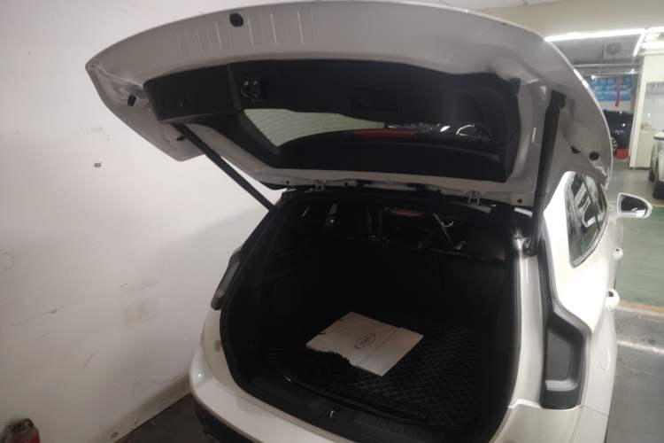 Used Lincoln MKC 2017 2.0T Two-Wheel Drive Deluxe Edition
