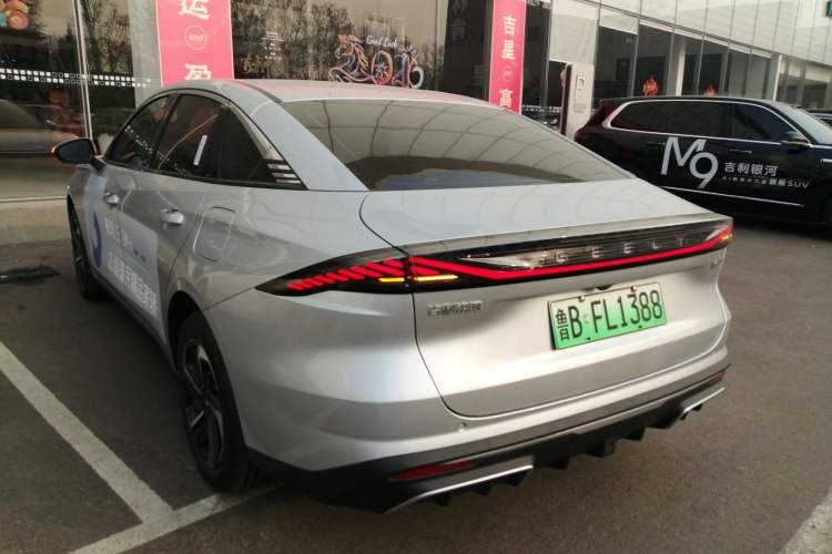 Used  L6 2025 EM-i 140km Starship Edition
