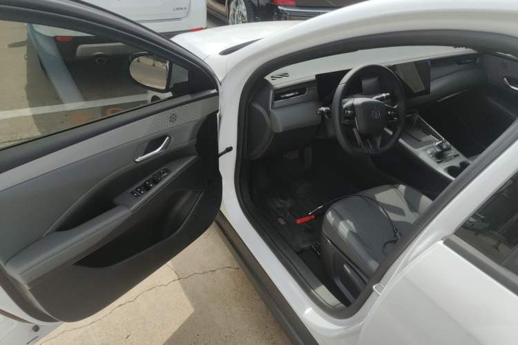 Used BYD Qin PLUS 2025 DM-i Smart Drive 55KM Leading Model
