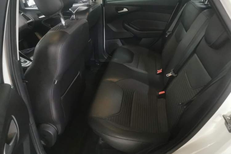 Used Ford Focus 2015 Hatchback 1.6L Automatic Fashion Edition