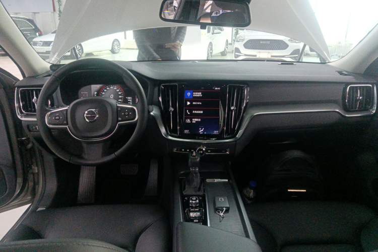 Used Volvo S60 2020 T4 Zhiyi Luxury Edition