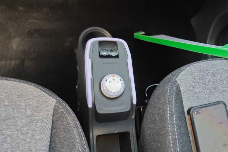 Used Chery QQ Ice Cream 2022 170km Sundae Phosphate Lithium-Ion
