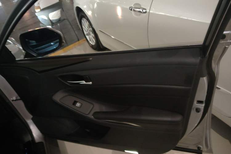 Used Toyota Avalon 2021 2.5L Luxury Edition
