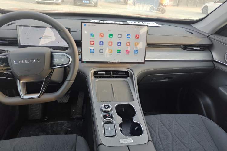 Used Chery Tiggo 8 PLUS C-DM 2025 1.5T 116 km Luxury Version 5 Seats