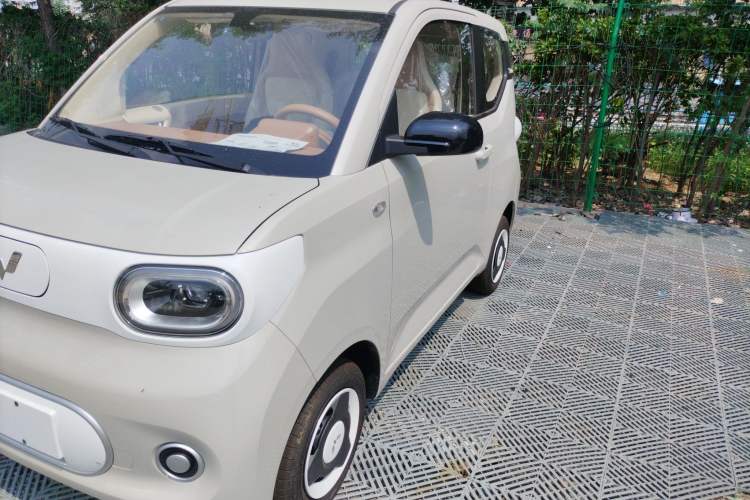 Used Wuling Hongguang MINIEV 2024 3rd Generation 215km Youth Edition
