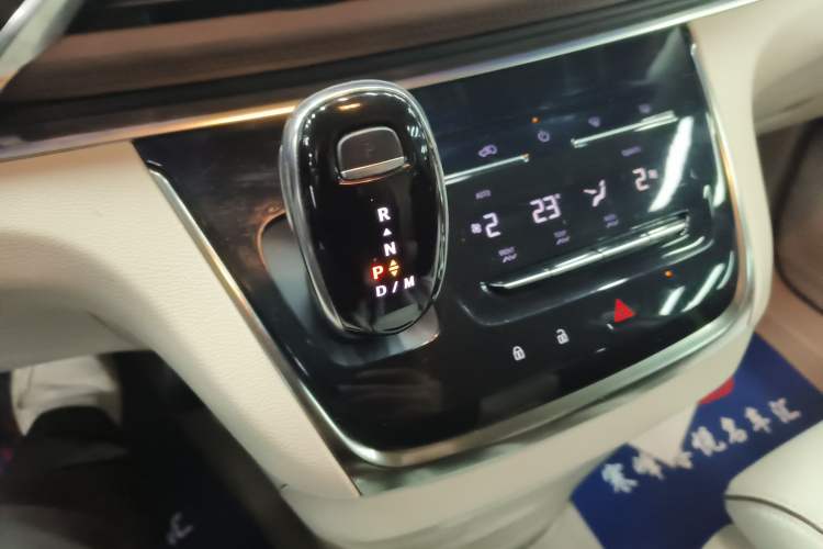 Used Buick GL8 2021 Land Cruiser Executive Class 652T Luxury Model