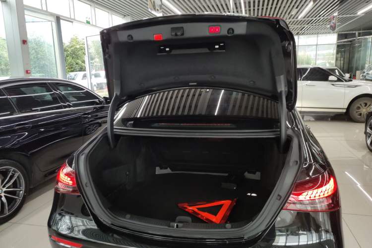 Used Mercedes-Benz E-Class 2022 Second Facelift E 300 L Sport Luxury Edition
