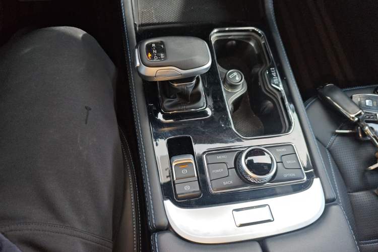 Used  BJ40 2023 2.0T Automatic Four-Wheel Drive Urban Hunter Edition Chivalrous Type