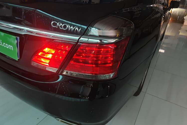 Used Toyota Crown 2012 2.5L Royal Leather Edition