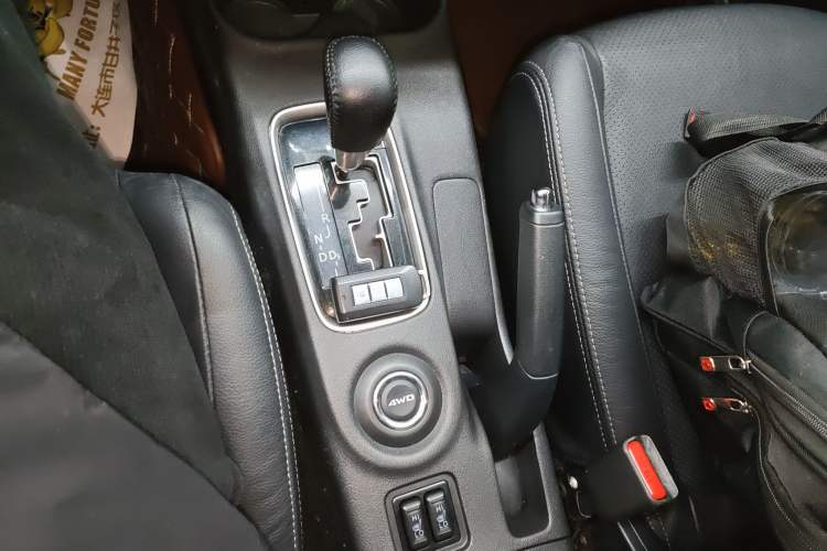 Used Mitsubishi Outlander 2014 2.4L 4x4 Deluxe Value Edition 5 Seats